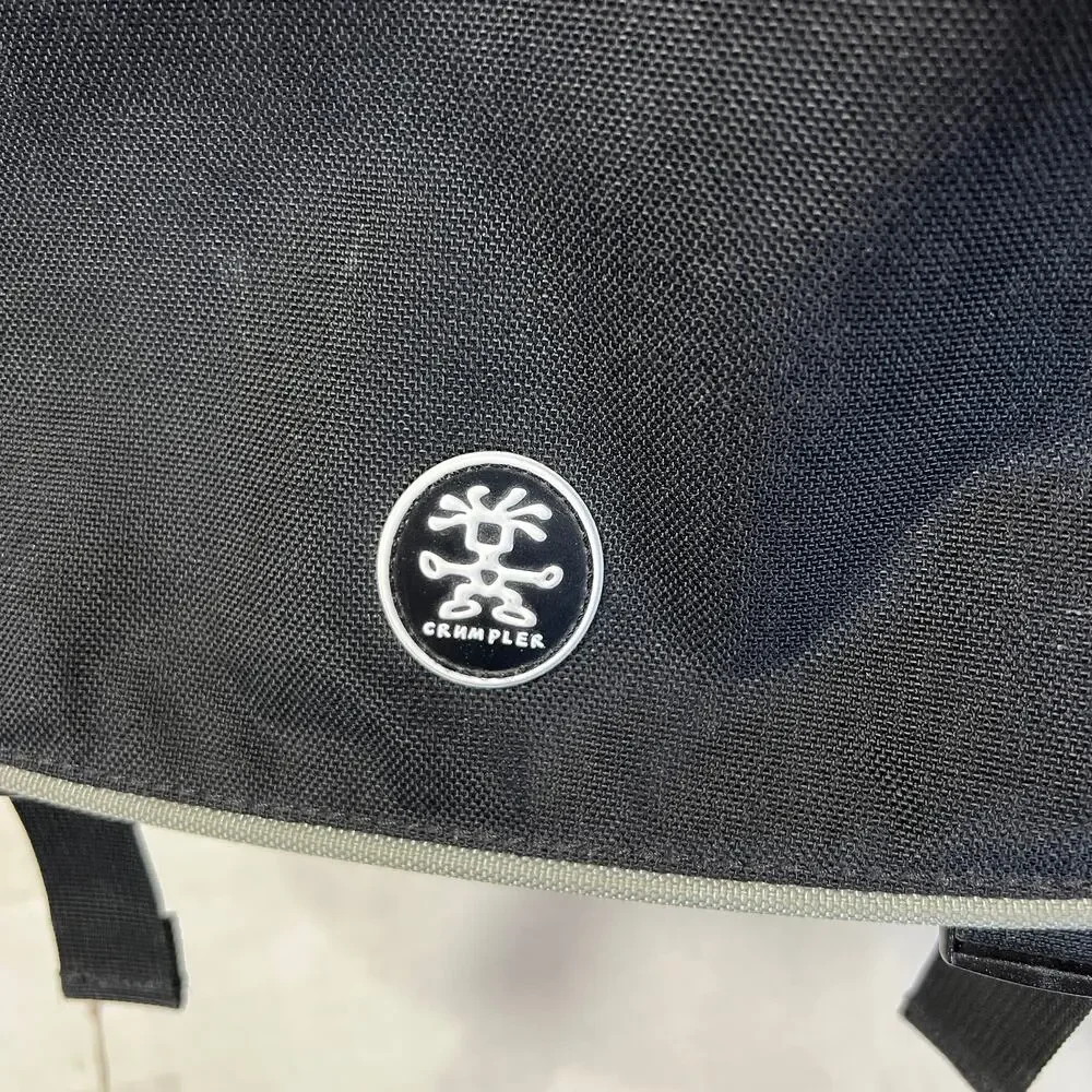 Crumpler Four Ninety Daily L Camera Laptop Messenger Bag Black Green Padded